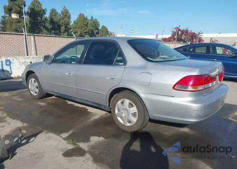 2002 Honda Accord 2.3 Lx z USA, uszkodzony, nr VIN JHMCG66542C009699